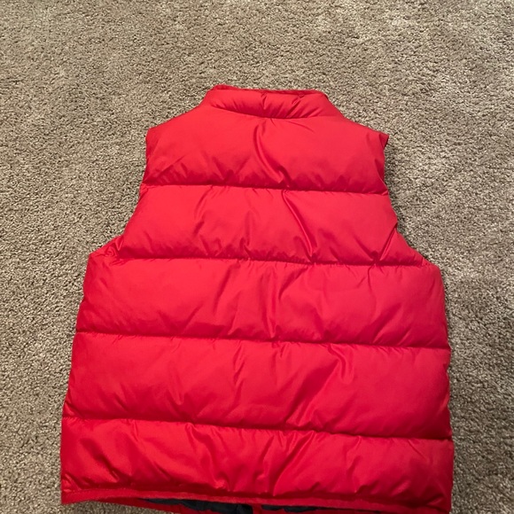 Boys vest red Gap brand - Picture 2 of 3